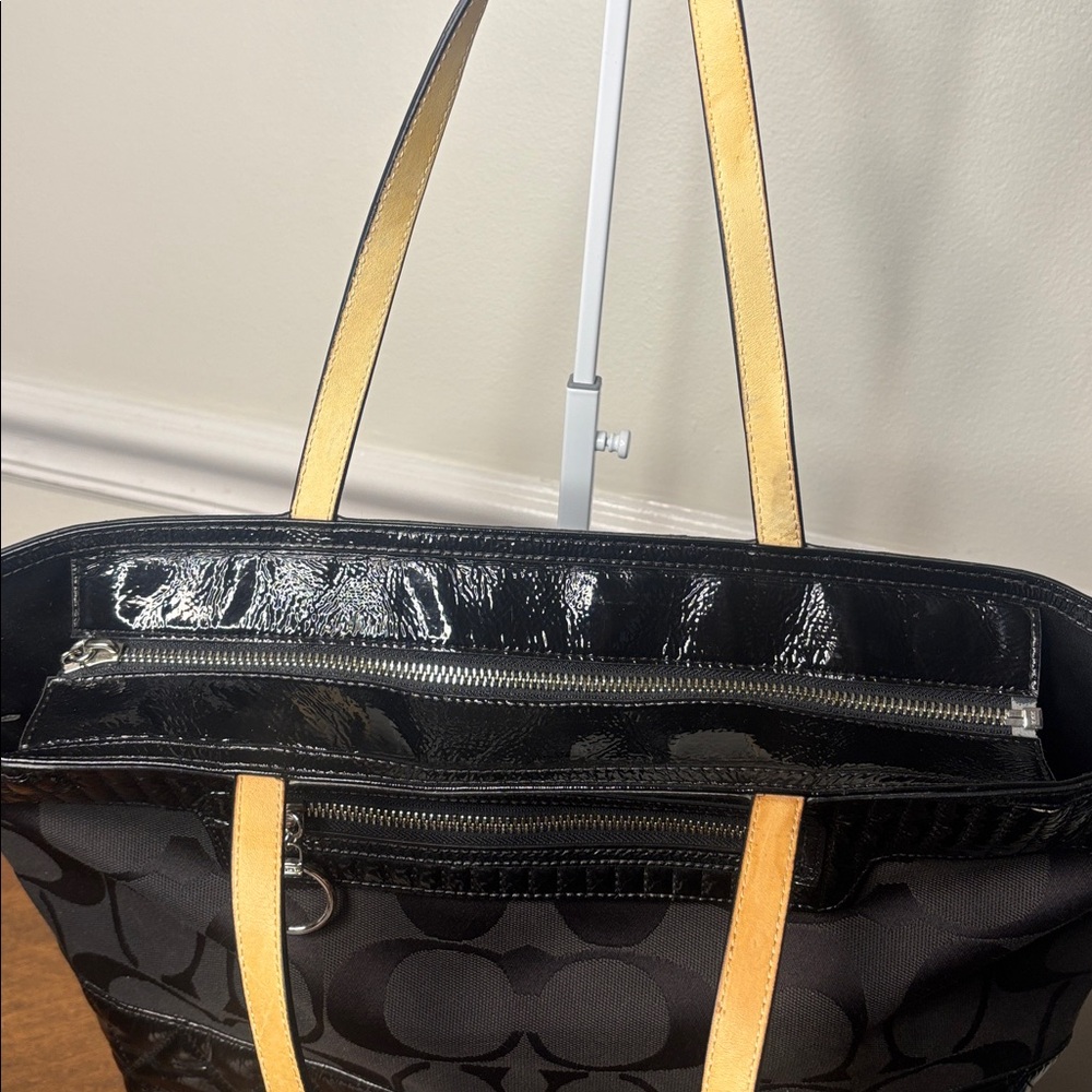 COACH POPPY Signature quilted tote bag (EUC) - Picture 11 of 14